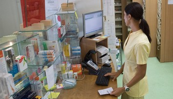 Obvodní lekári môžu do konca februára svojim pacientom predpisovať lieky od špecialistov