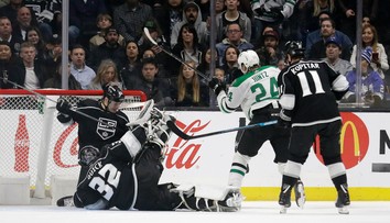 VIDEO: Zákrok sezóny v podaní Jonathana Quicka. Takéto zákroky sú pastvou pre oči