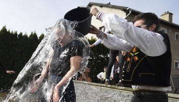 „Oblievačka? Nie, ďakujem.“ Etnologička vysvetlila pôvod a význam veľkonočných tradícií, od ktorých sa mladí odkláňajú (+ anketa)