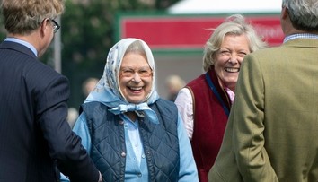 Kráľovná Alžbeta dostala darček, ktorý by potešil nejedného Slováka