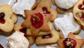 Nelegálny predaj zákuskov sa vymkol spod kontroly. Štát prichádza o milióny, spotrebitelia riskujú zdravie