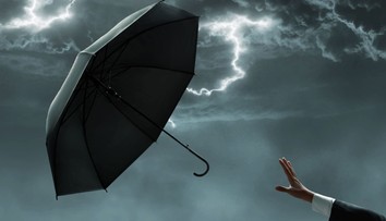 Na Slovensko sa valí nebezpečné počasie. Silné búrky prídu, úľavy sa však nedočkáte