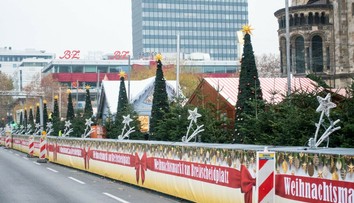 Nešťastie na vianočných trhoch v Berlíne: Mladíka vtiahla horská dráha, bol na mieste mŕtvy