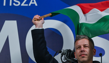 Kto je Péter Magyar? Bývalý spojenec Orbána mu vo voľbách uštedril obrovskú nakladačku