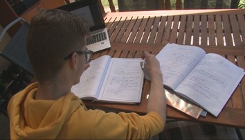 Nepríjemné prekvapenie pre maturantov. Z vyhlášky zmizla povinnosť zverejniť zadania týždeň pred ústnou skúškou