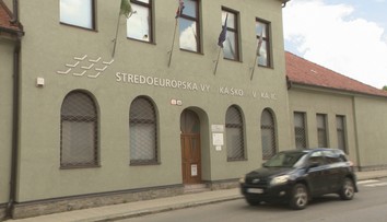 Navštívili sme školu, kde študovali Kollár a Krištúfková. Ich školiteľa by ste hľadali márne