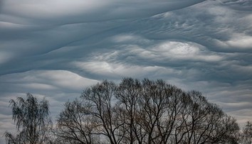 FOTO: Zvlnené nebo nad Chorvátskom. Nezvyčajné mraky vyvolali vlnu konšpirácií
