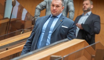 Bývalý šéf SIS Michal Aláč už viac nie je obvinený. Uspel s paragrafom 363