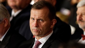 Českého mediálneho magnáta brutálne napadli. Dvaja maskovaní muži ho zbili pri dome