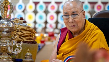 Začali sa niekoľkodňové oslavy okrúhlych narodenín dalajlámu. Avizoval svoje plány do budúcnosti