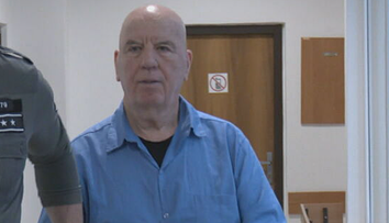 Narkobarón Baki Sadiki pred súdom neskrýval dobrú náladu. Odklepli mu miernejší režim