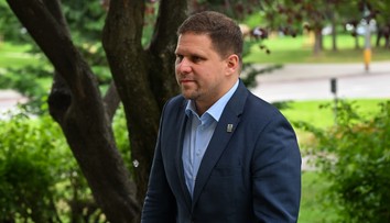 Vojna medzi primátorom Bratislavy a exstarostom Petržalky. Ján Hrčka mal podpísať štedrú zmluvu