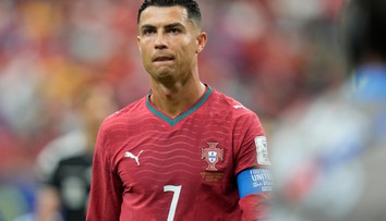 Portugalsko pri vstupe do MS sklamalo. Trápenie favorita dokumentoval neviditeľný Ronaldo, doma ho nešetrili