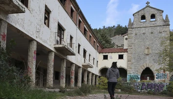 Za cenu väčšieho bytu v Bratislave kúpili celú dedinu. Manželia tu chcú vybudovať raj