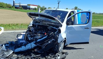 FOTO: Tragická nehoda v Michalovciach. Auto po riskantnom manévri prešlo do protismeru, vodič neprežil čelný náraz