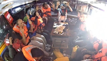 VIDEO: Loď s Gretou Thunbergovou zastavila izraelská armáda. Šou sa skončila, oznámilo ministerstvo