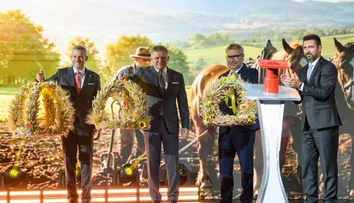 Vláda zasadá na nitrianskom Agrokomplexe. Na riešenie extrémneho sucha a drahých energií vyčlenila desiatky miliónov eur