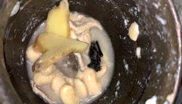 Rodina si v objednanej polievke našla netopiera, okamžite si šla dať spraviť testy na COVID-19