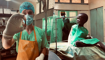 Slovenský lekár zachraňuje životy v Južnom Sudáne: So smrťou sa stretávam každý deň (rozhovor)