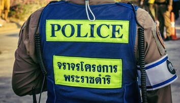 Muž ponúkal operáciu na zväčšenie penisu. Celý zákrok prebiehal priamo na zadnom sedadle jeho auta