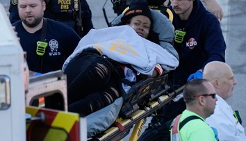 VIDEO: Zranené deti, streľba do ľudí pred 800 policajtmi. Z osláv po Super Bowle sa stal horor