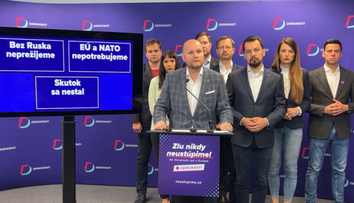 Ešte pritvrdíme, povedal Naď o bilbordoch s kontroverznými heslami. Čoskoro sa objavia nové