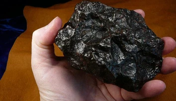 Vedci pri skúmaní meteoritov objavili životne dôležité cukry