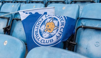 Vrtuľník padol rovno pred štadión, zahynul i majiteľ Leicesteru. Porota rozhodla, že tragédia nemá vinníka