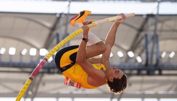 Švédsky fenomén neprestáva udivovať. Armand Duplantis opäť pokoril vlastný svetový rekord