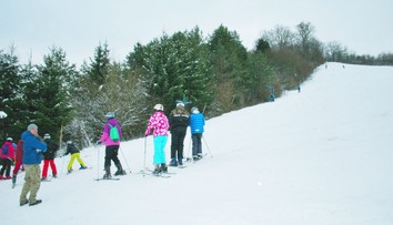 Lyžovačka zadarmo v slovenskom meste. Vlek majú priamo pod sídliskom