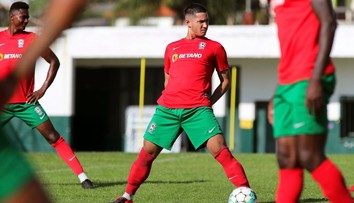 Na jeho majetok sa nechytá ani Messi či Ronaldo. Najbohatší futbalista sveta je bez práce