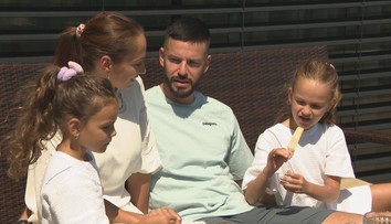 Na pódiu pôsobí ako drsný chlap, no v súkromí by ste ho natreli na chlieb. Raper Ego ukázal rodinu