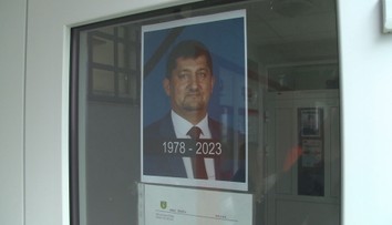 Jeho starostovanie bolo poznačené kontroverziou aj škandálmi, ale ľudia mali Atilu Géňu radi