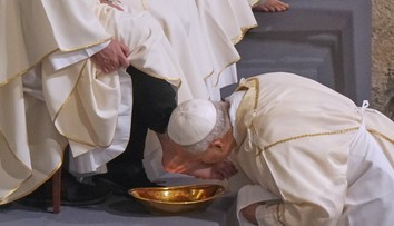 Pápež Lev XIV. obnovil zaužívanú podobu tradície na Zelený štvrtok. Odkazom si uctil aj predchodcu Františka