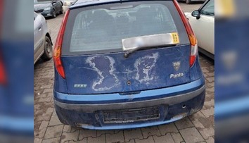 Policajti zastavili muža so zvláštnou ŠPZ. Neverili vlastným očiam