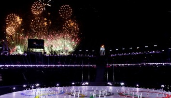 Zimná olympiáda v Pjongčangu sa skončila, štafetu prevzal Peking
