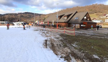 Vážna nehoda v lyžiarskom stredisku: Sánkar nešťastne zrazil muža