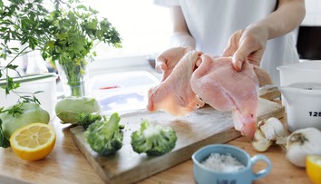 Aj domáce jedlo môže spôsobiť zdravotné ťažkosti. Odborníci varujú pred častými chybami v kuchyni