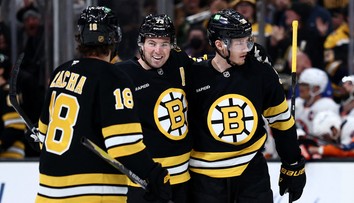 České šialenstvo v NHL. Zacha narúbal Rangers štyri góly, Pastrňák so šiestimi asistenciami