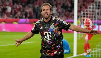 Historický rekord Kanea, hetrik Oliseho. Bayern totálne deklasoval Berlínčanov