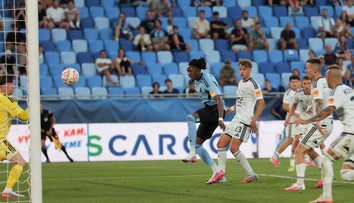 VIDEO: Slovan v Niké lige naďalej neinkasoval. Demoláciu Ružomberka režírovali premiéroví strelci