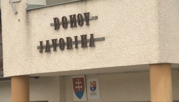 Upozornili na údajné porušovanie ľudských práv, dostali výpoveď. Podnetov na domov seniorov pribúda
