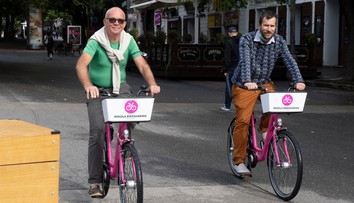 V Bratislave spustili nový systém zdieľaných bicyklov, tentoraz vládne ružová