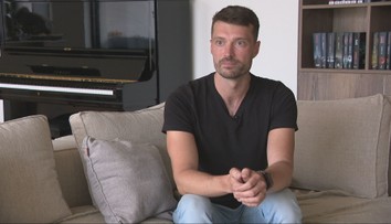 Martina pri prechádzke lesom zavalil strom a ochrnuli mu svaly na nohách. Pomohla mu prelomová operácia