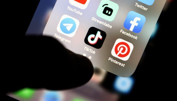 Viete, čo znamená skibidi alebo delulu? Výrazy z internetu prenikli už aj do slovníka Cambridge Dictionary