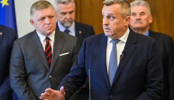 Danko napomína Fica: Voči partnerom sa správaj slušne a rieš problémy ľudí