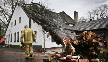 Búrka Knud nad Škandináviou zoslabla. Výstrahy meteorológovia zrušili