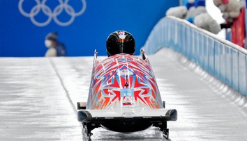 VIDEO: Slovenská hymna v Kanade. Naše bobistky s prestížnym triumfom za veľkou mlákou