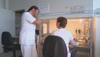 Smeje sa slovenským zákonom: Na tom, či mladík šíri HIV, sa nevedia zhodnúť ani odborníci