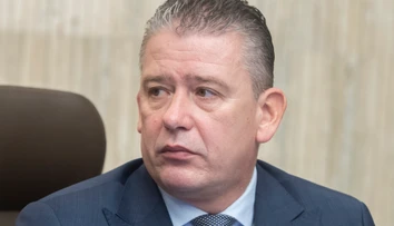 Hádka pokračuje. Nevedia sa zhodnúť, či mal Mikulec právo oboznamovať sa s utajovanými skutočnosťami